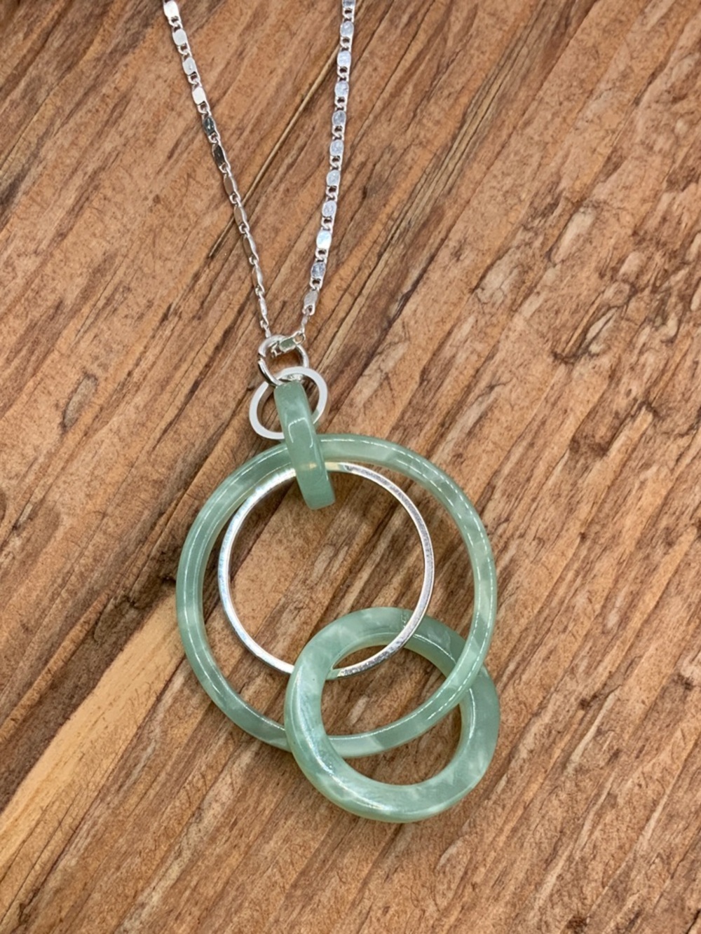 LC Lauren Conrad Mint Green Interlocking Circle Silver Tone Pendant Necklace